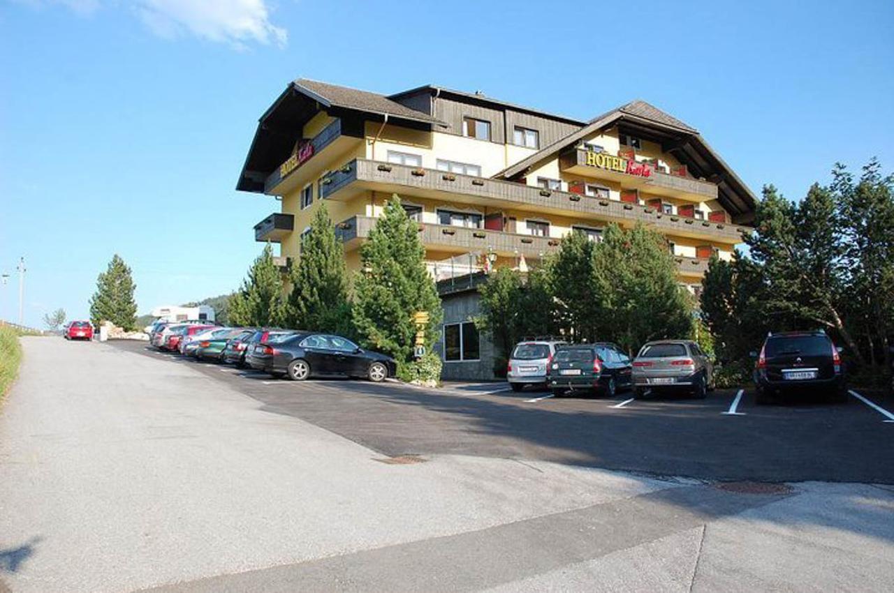 Aktiv Hotel Karla Маутерндорф Екстериор снимка