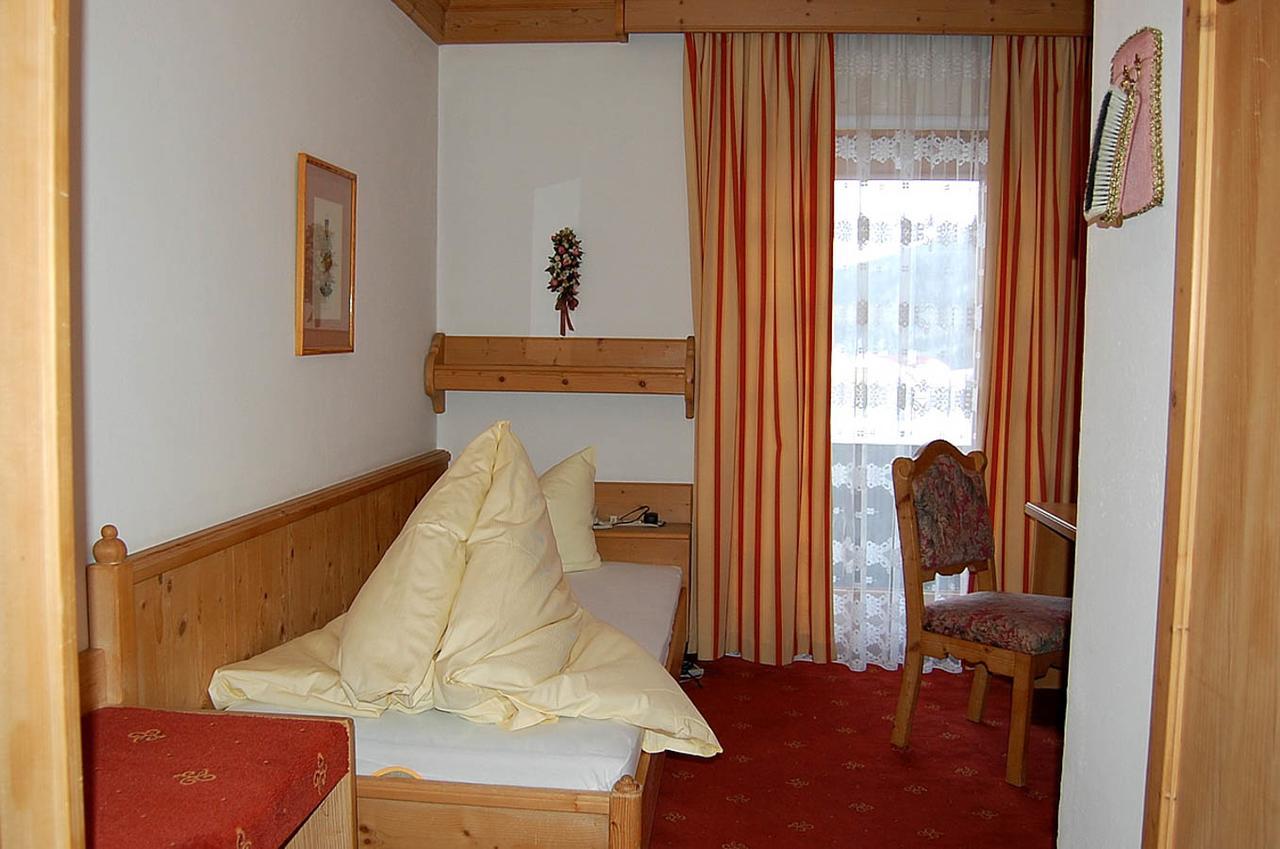 Aktiv Hotel Karla Маутерндорф Екстериор снимка