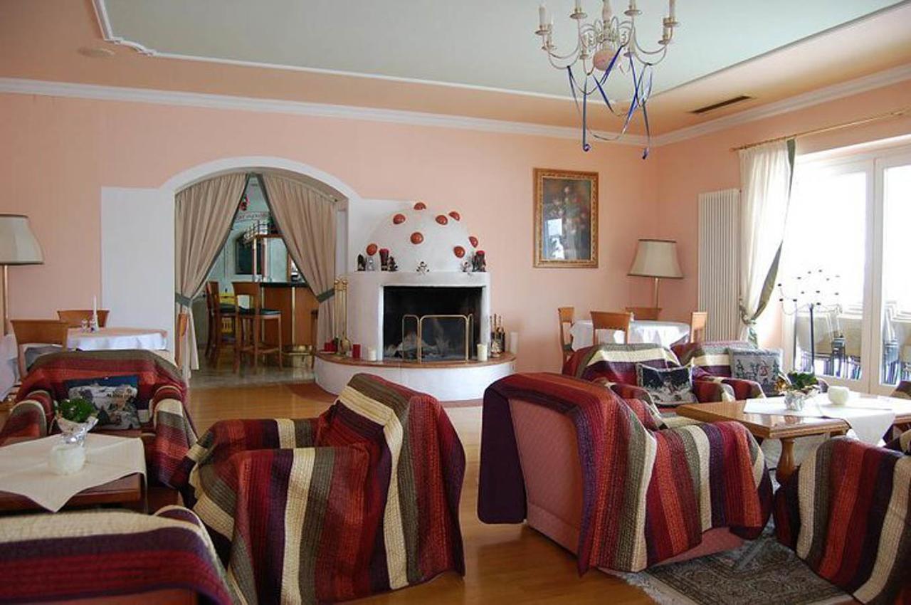 Aktiv Hotel Karla Маутерндорф Екстериор снимка